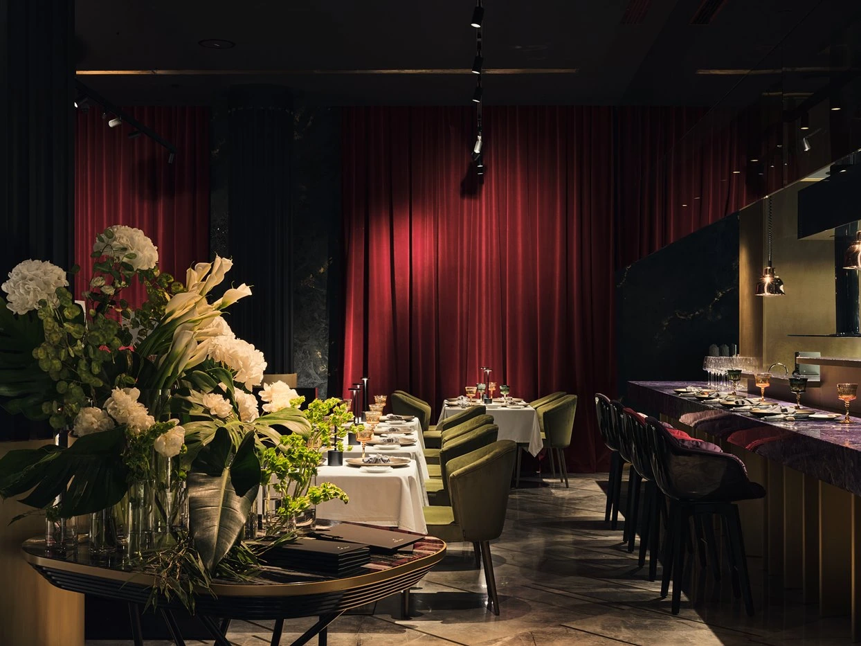 Bárpult és casino lounge enteriőr